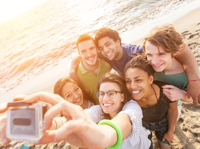 fotografía-amigos-en-la-playa